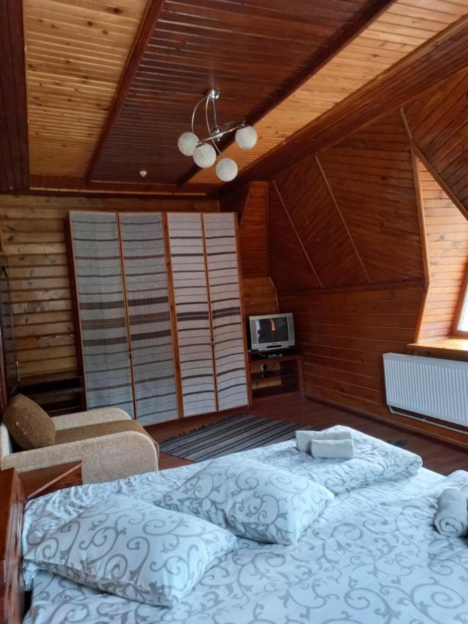 Садиба "Коренюки" 塔塔里夫 外观 照片